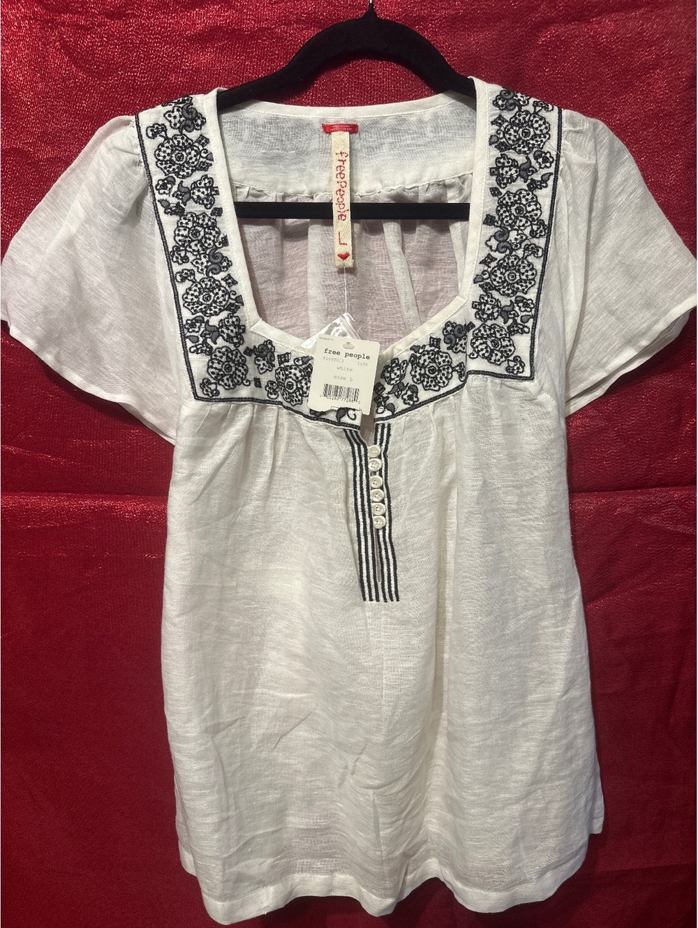 Free People White Embroidered Short Sleeve Top Size L